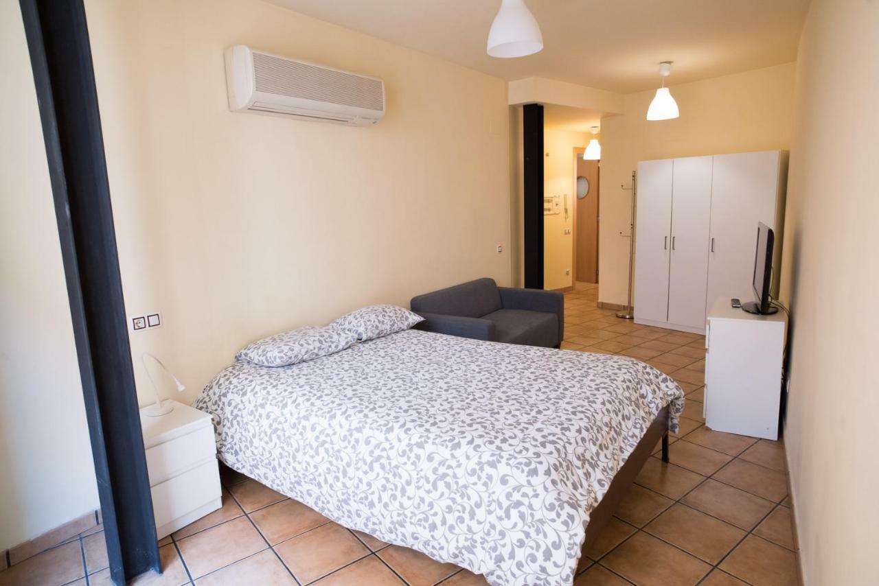 Urbi Apartments Manresa Bagian luar foto